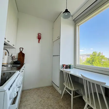 Delightful Downtown On The Floor *